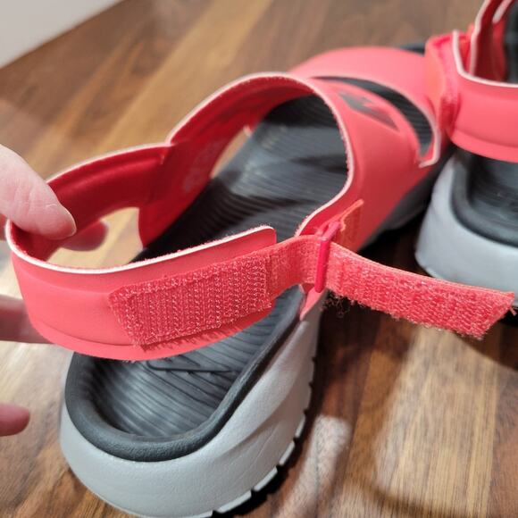 Woman's Nike Tanjun Sport Neoprene Upper Sandal Hook & Loop Ankle Strap Size 6 - Picture 8 of 9